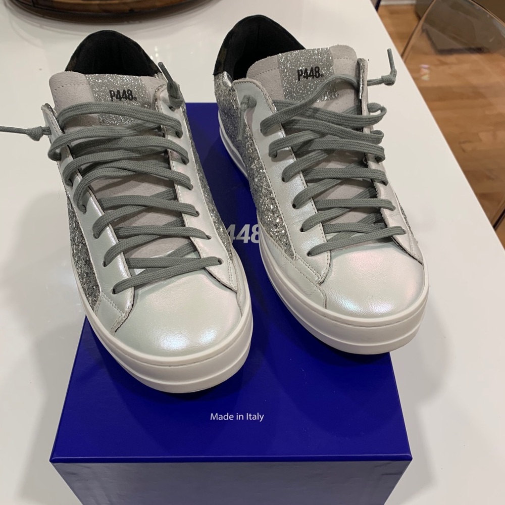P448 Glitter Sneaker